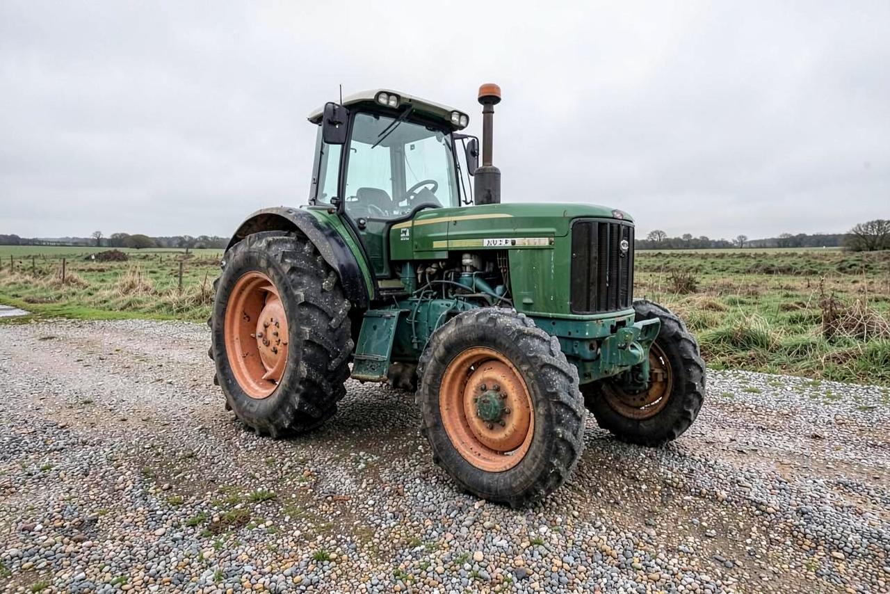 2013 Tractor John Deere 6155R
